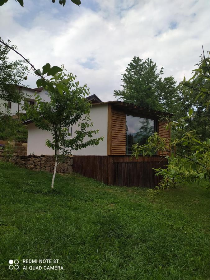 Lenilenii Bungalows Jajce Esterno foto
